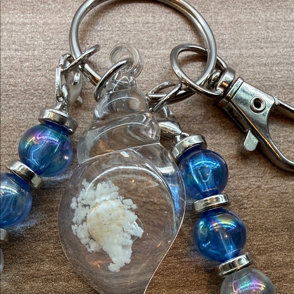 Handmade Iridescent Beaded Keychain with Shell Charm - Picture 5 of 11